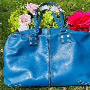 This is a comfortable big Michael Kors bag🌸